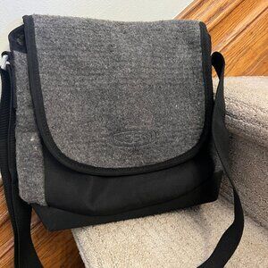 Keen Gray Wool/Black Purse